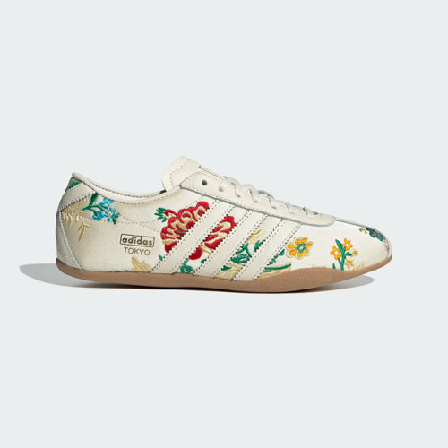 Bordado floral en blanco crema