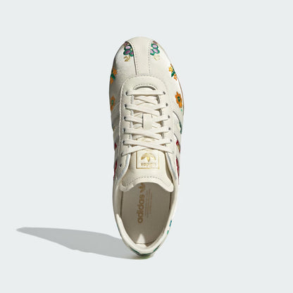 Bordado floral en blanco crema