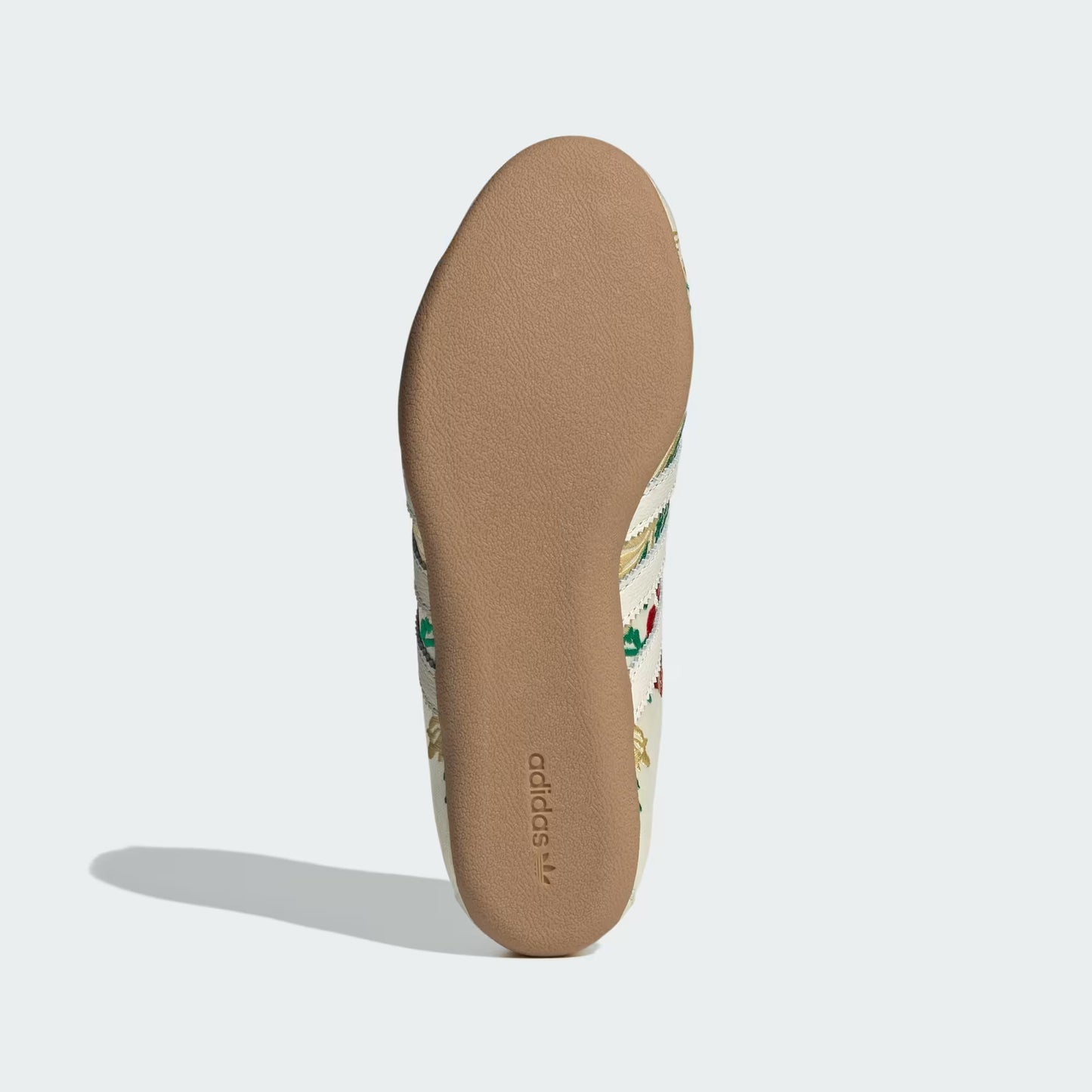 Bordado floral en blanco crema