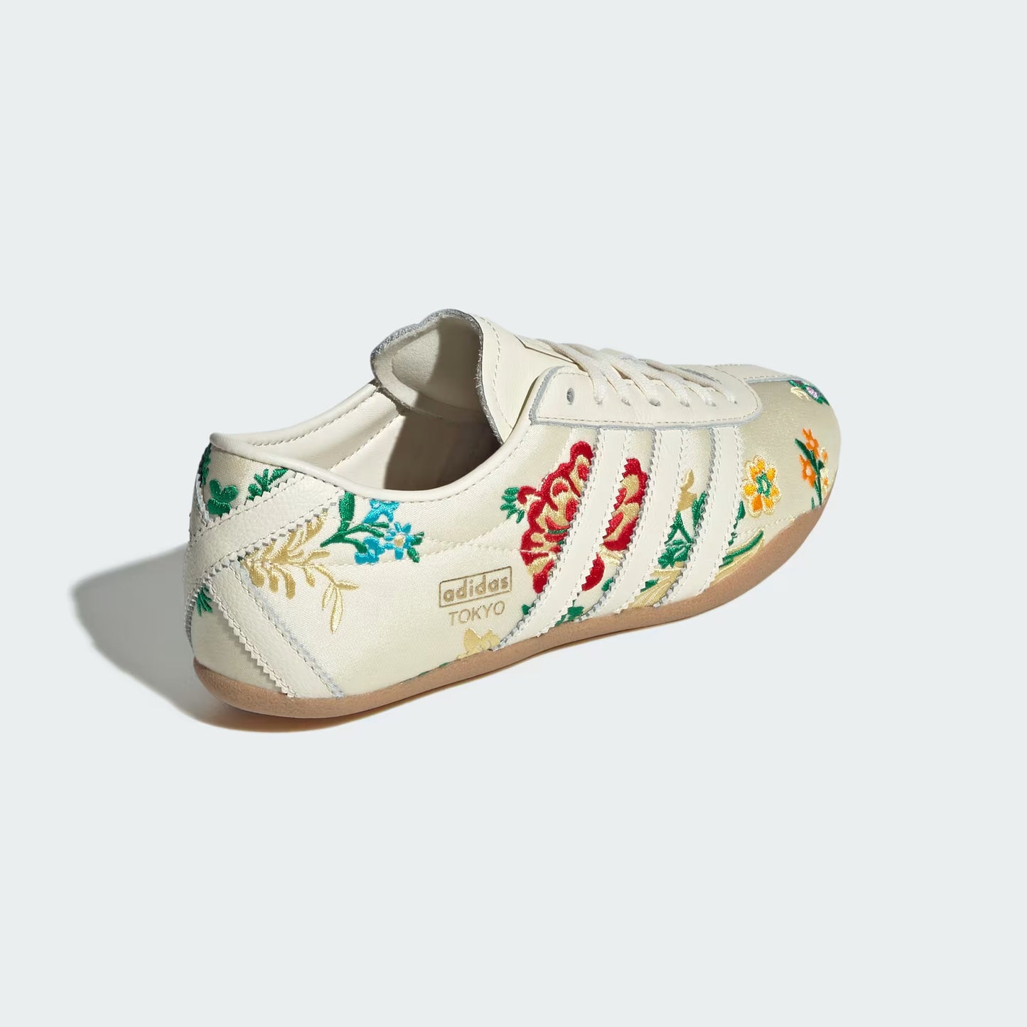 Bordado floral en blanco crema