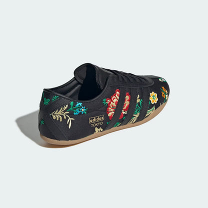 Bordado floral negro